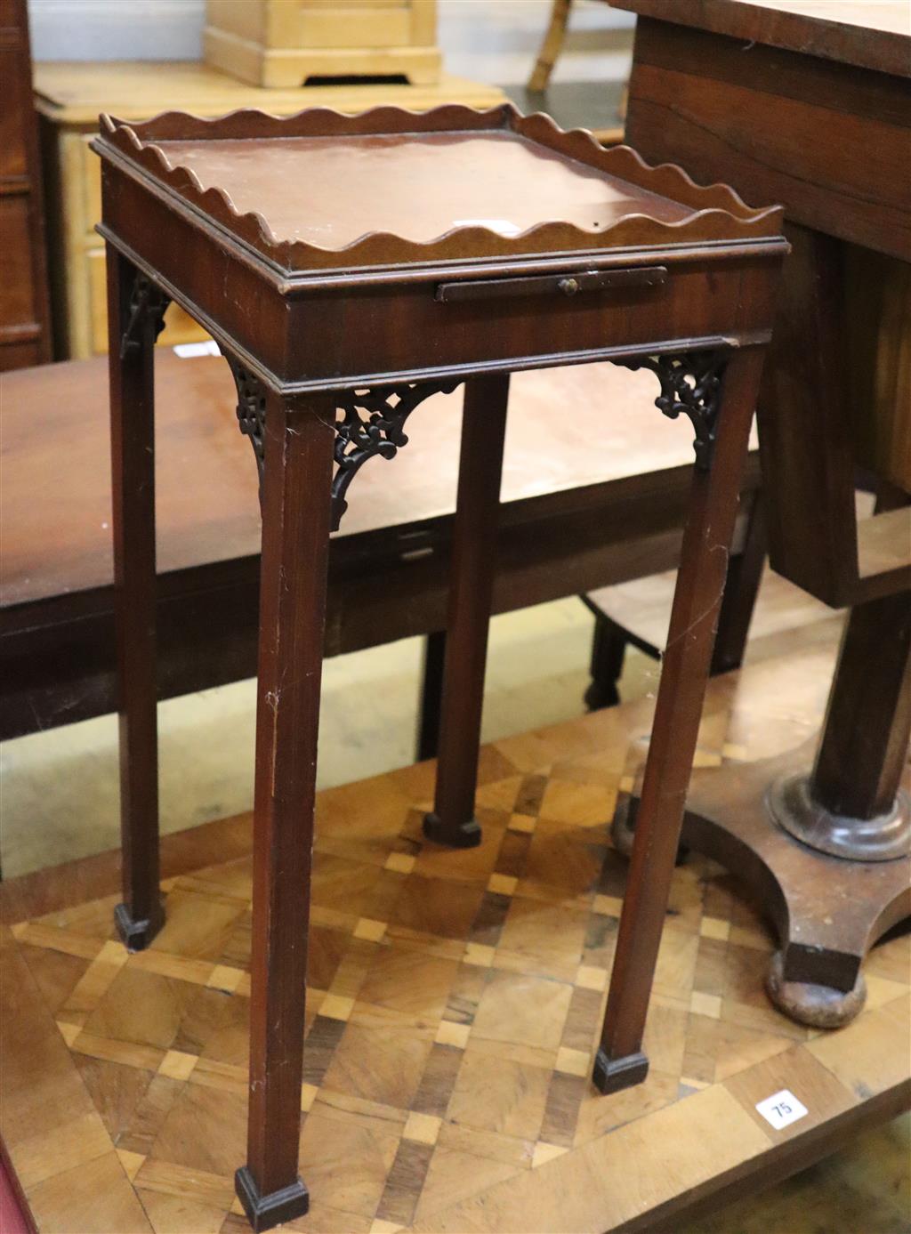 A George III mahogany kettle stand, width 30cm, depth 30cm, height 63cm